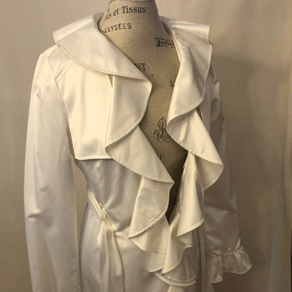AUTHENTIC BEBE Gorgeous White Satin Lightweight Coat: Size M - Picture 6 of 14